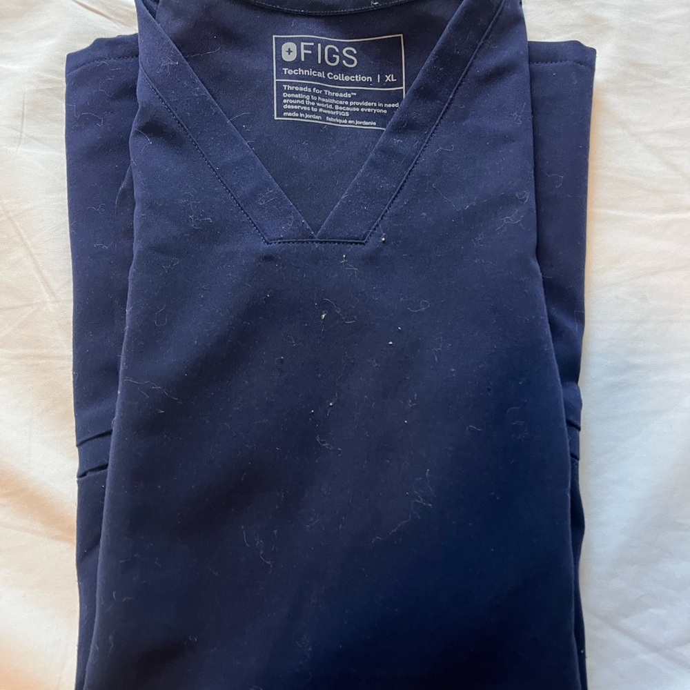 FIGS Technical Collection XL Top in Navy